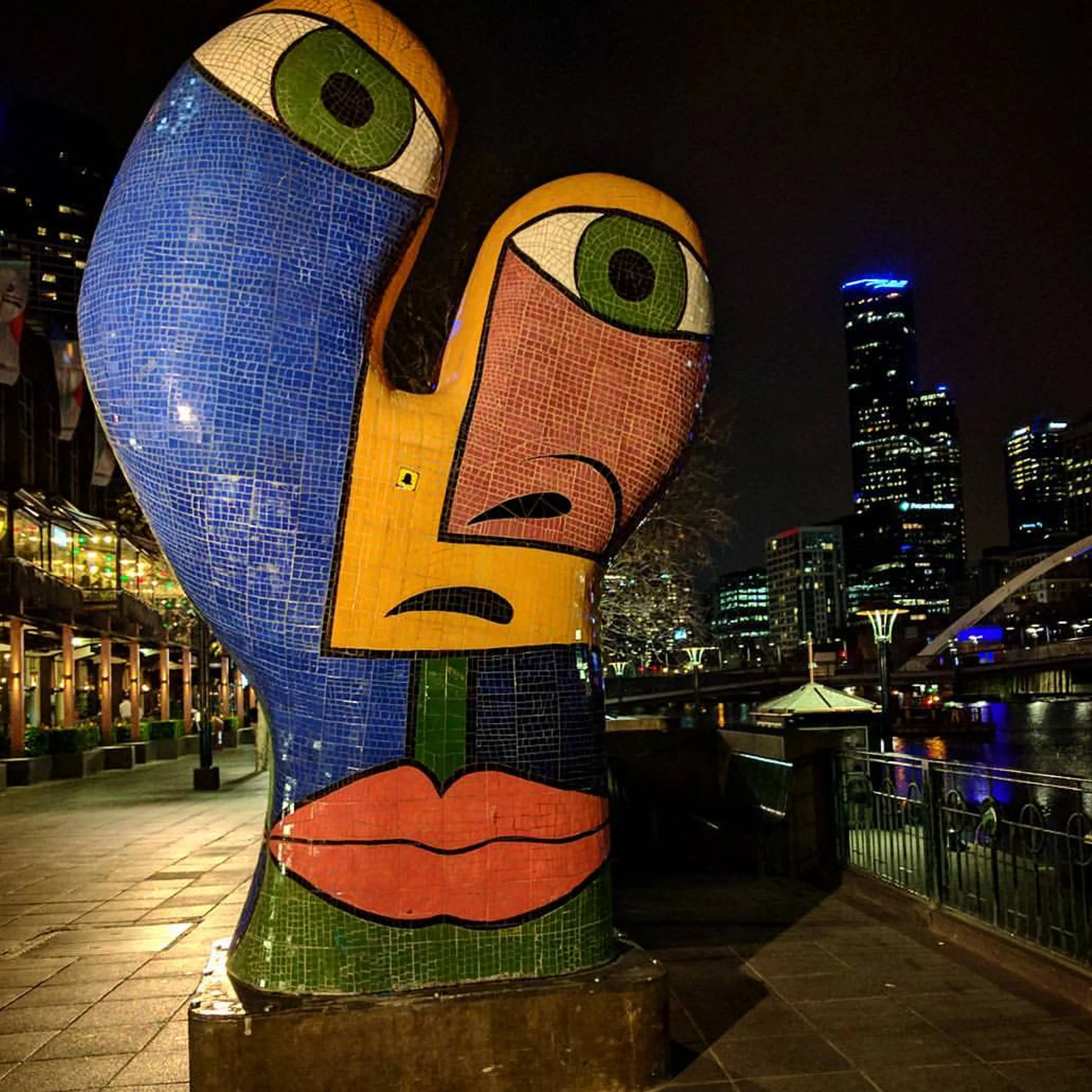 melbourne cityscape at night with art